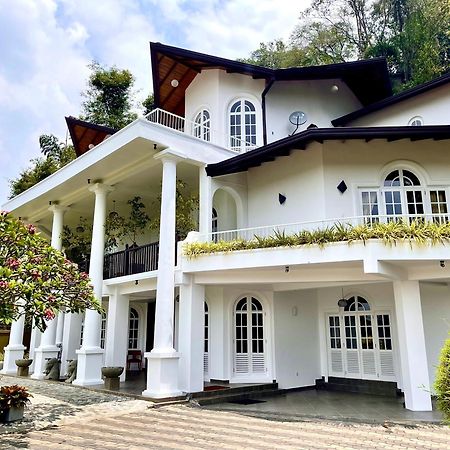 Samindra Villa Канди Екстериор снимка