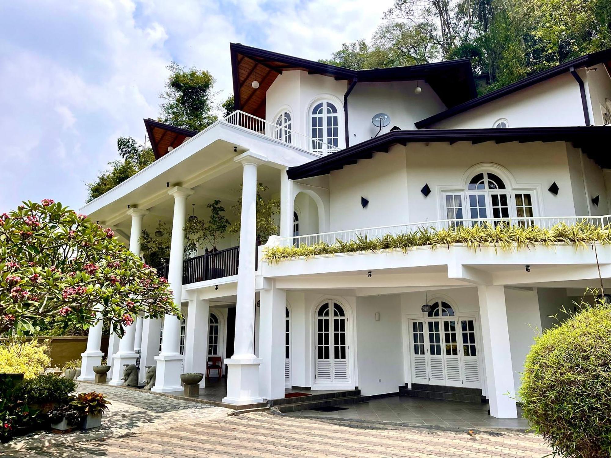 Samindra Villa Канди Екстериор снимка