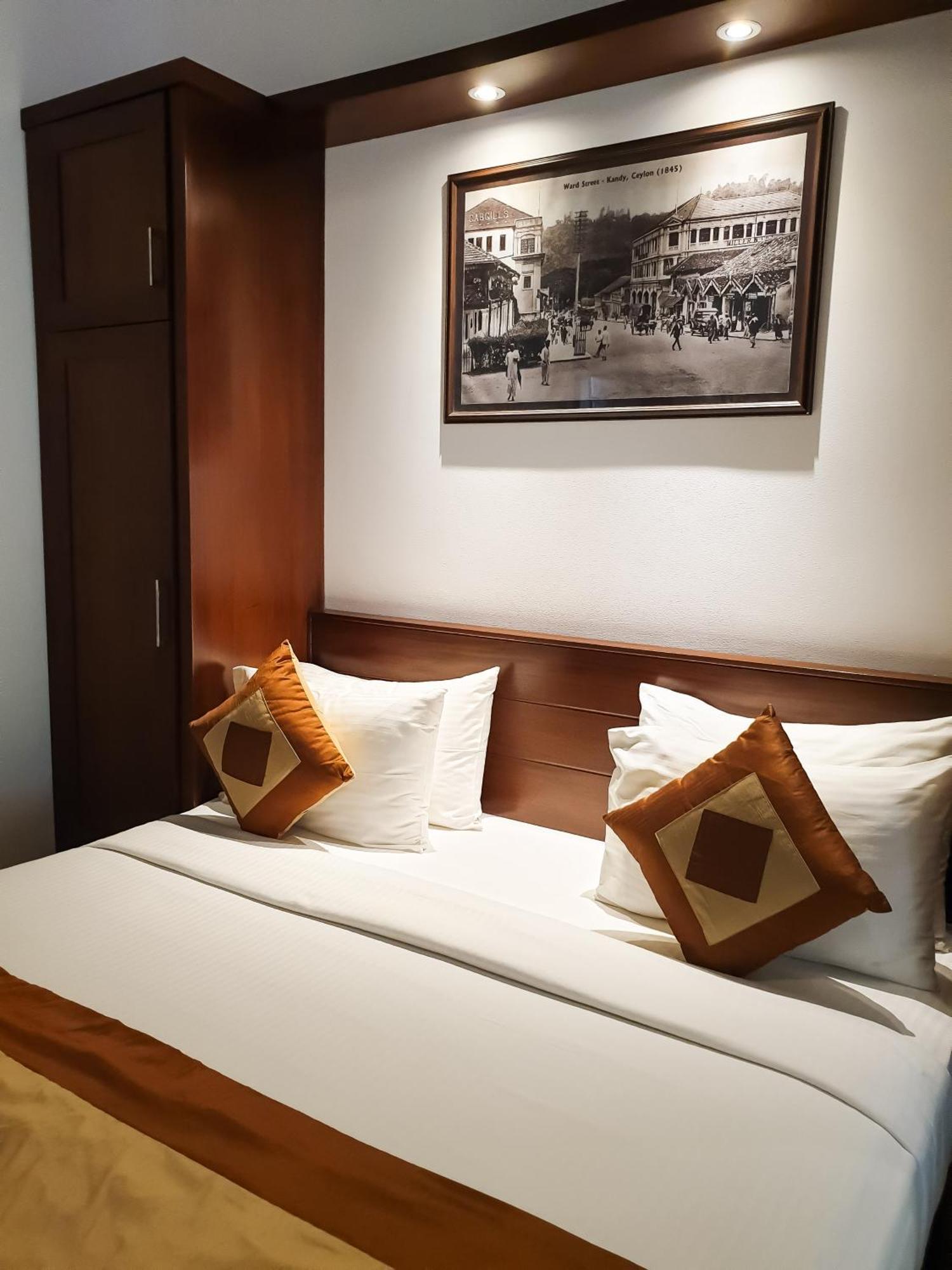 Samindra Villa Канди Екстериор снимка