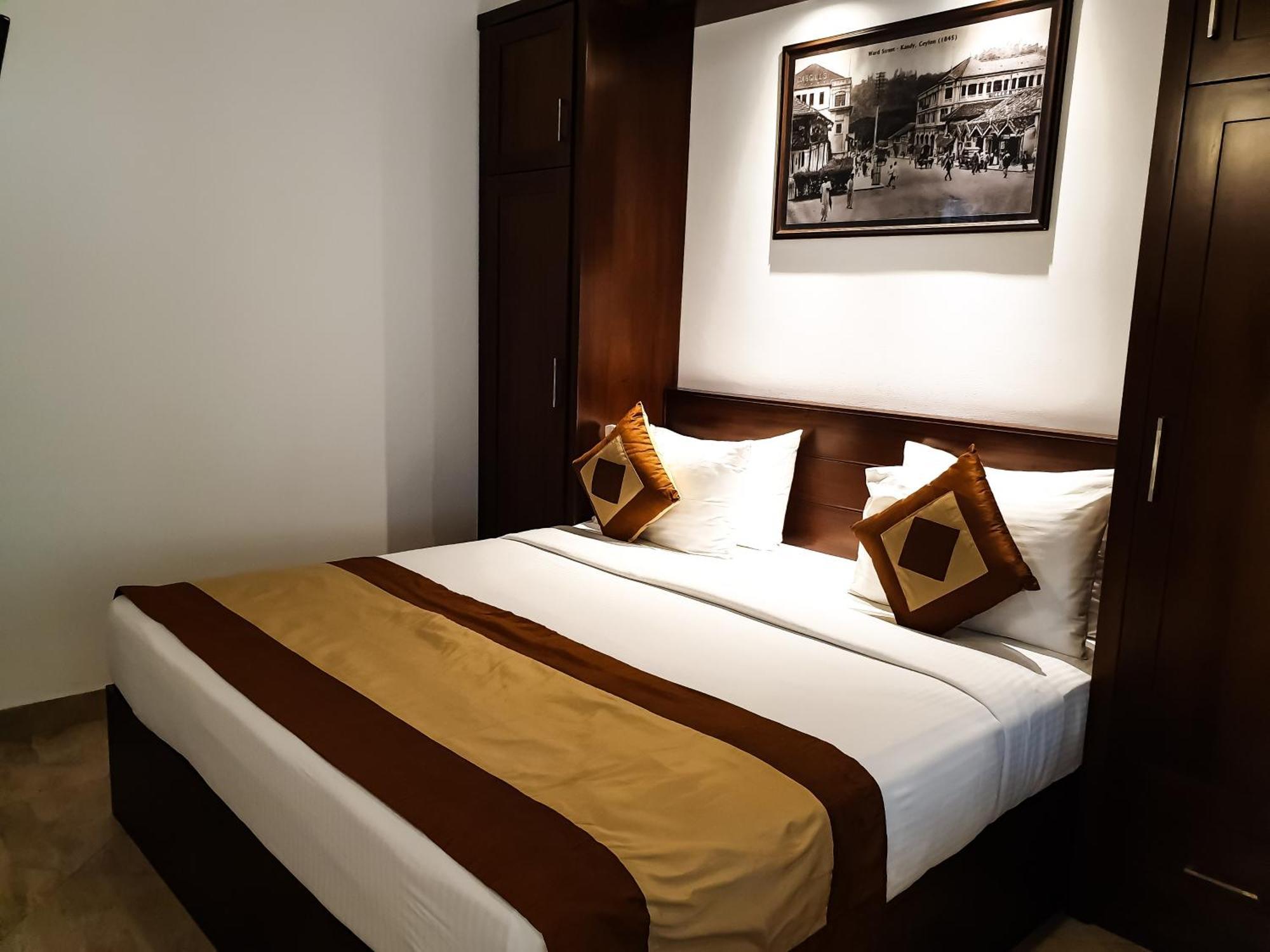 Samindra Villa Канди Екстериор снимка
