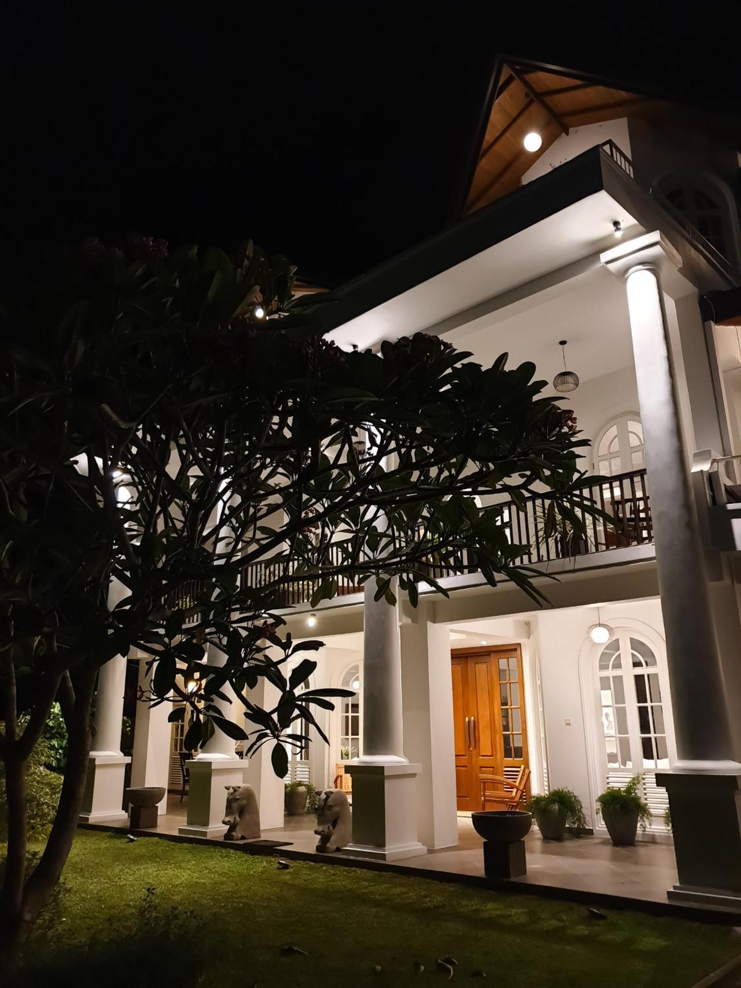 Samindra Villa Канди Екстериор снимка