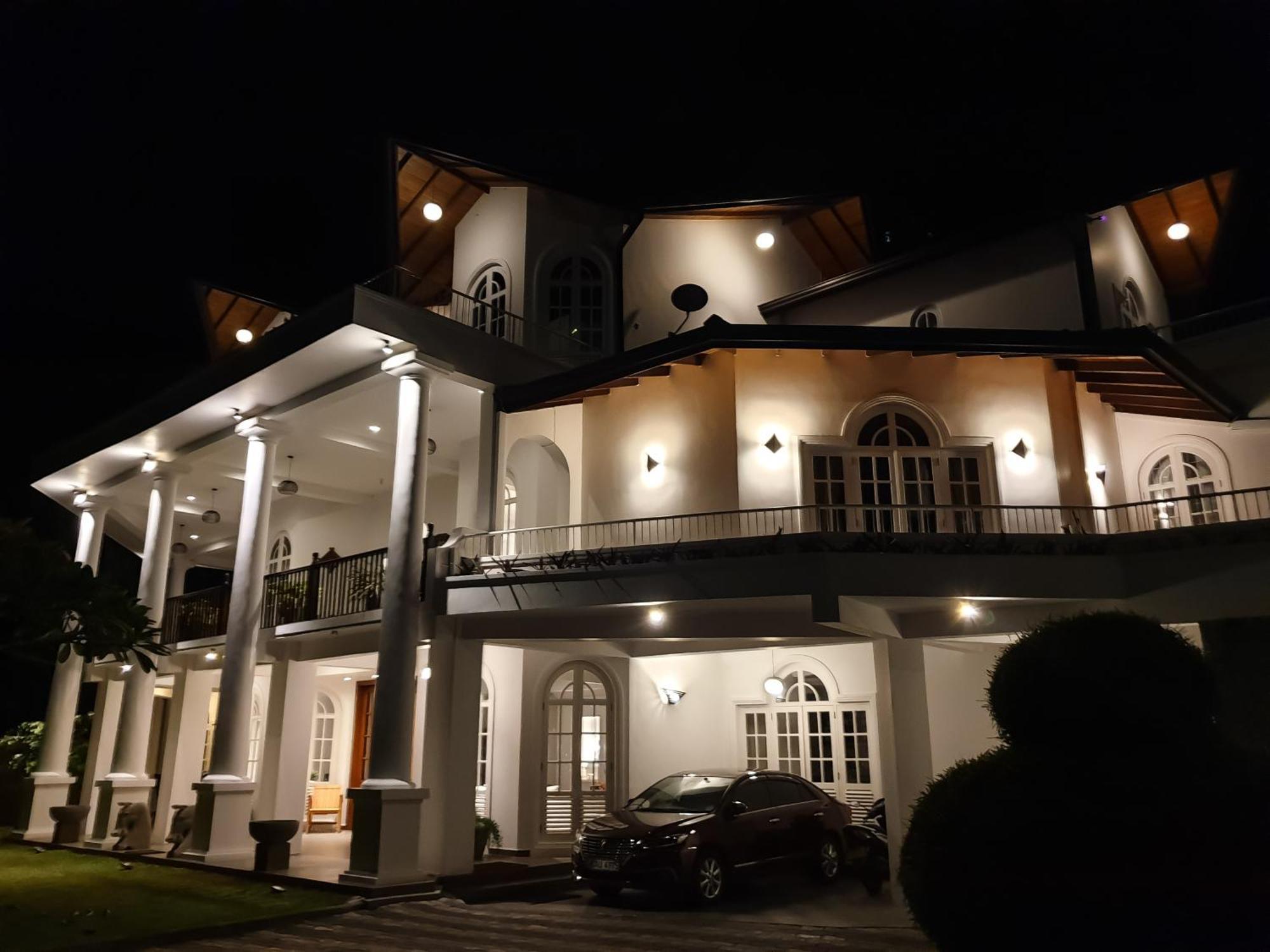 Samindra Villa Канди Екстериор снимка