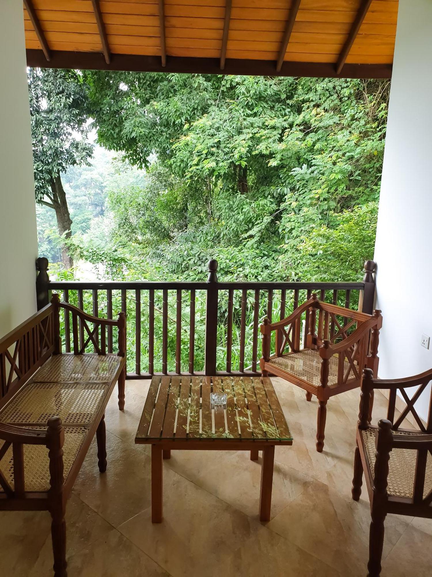 Samindra Villa Канди Екстериор снимка