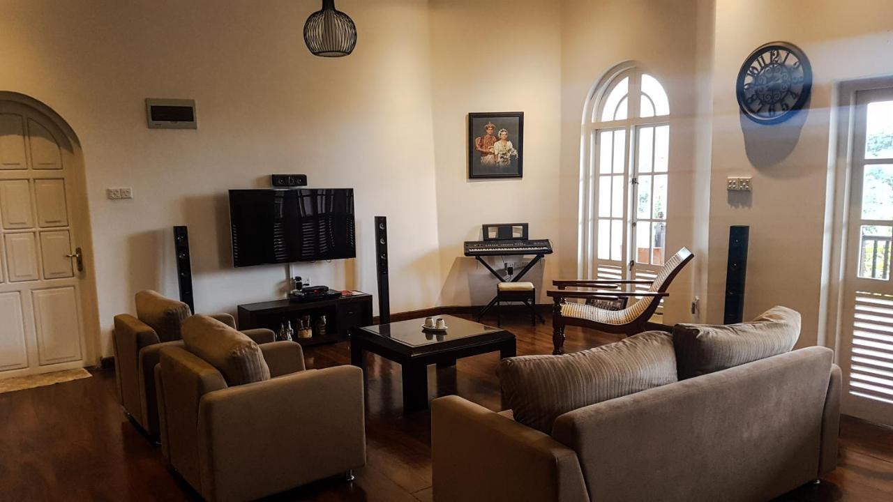 Samindra Villa Канди Екстериор снимка