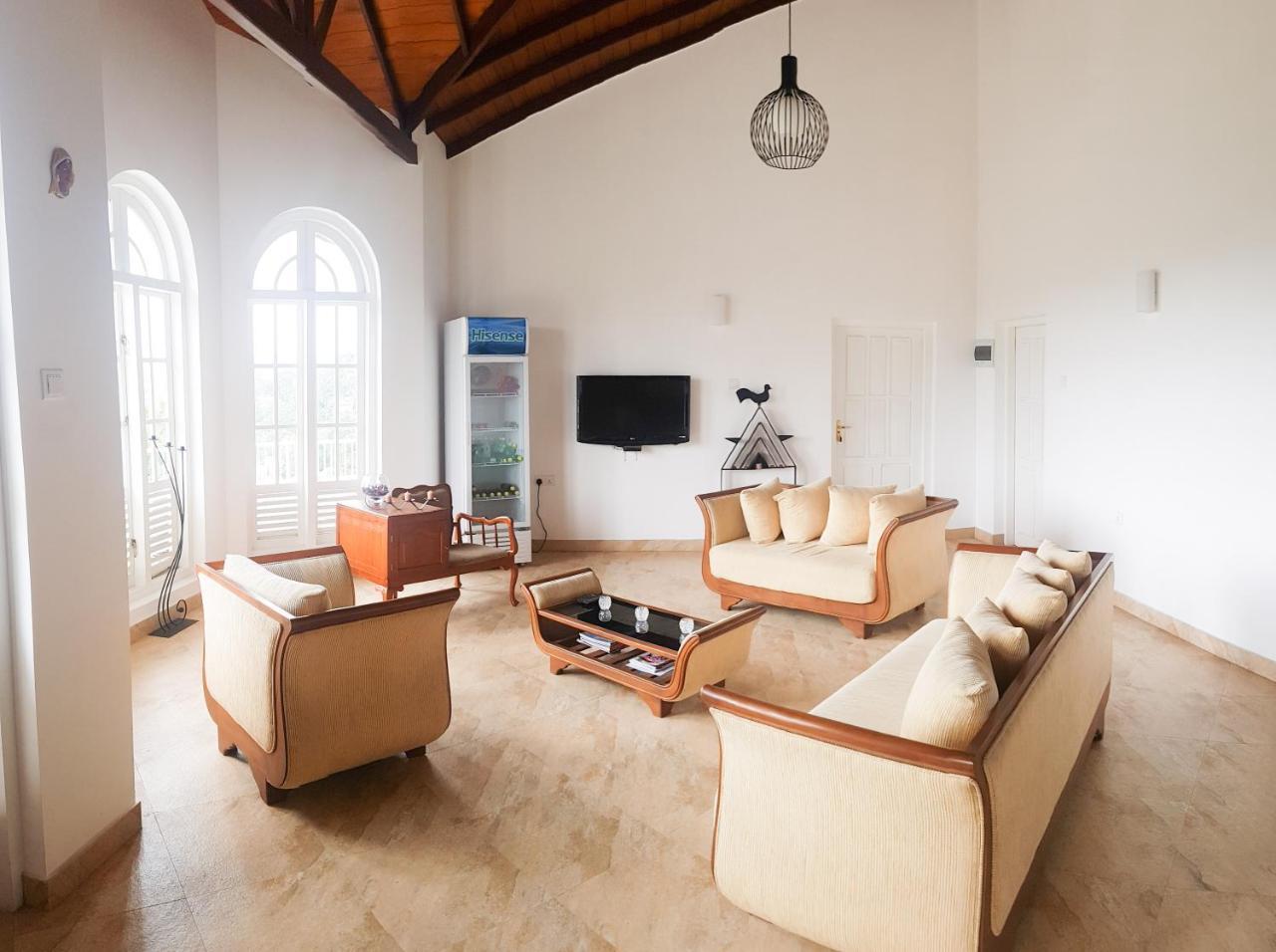 Samindra Villa Канди Екстериор снимка