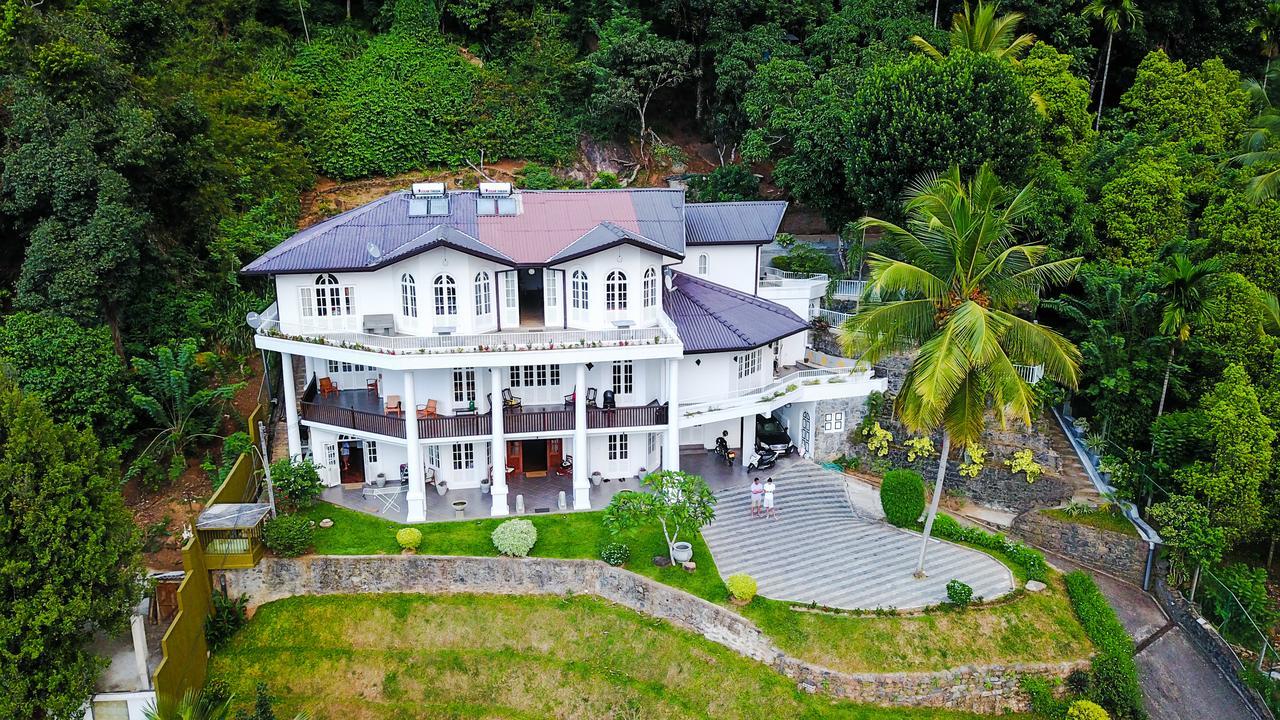 Samindra Villa Канди Екстериор снимка