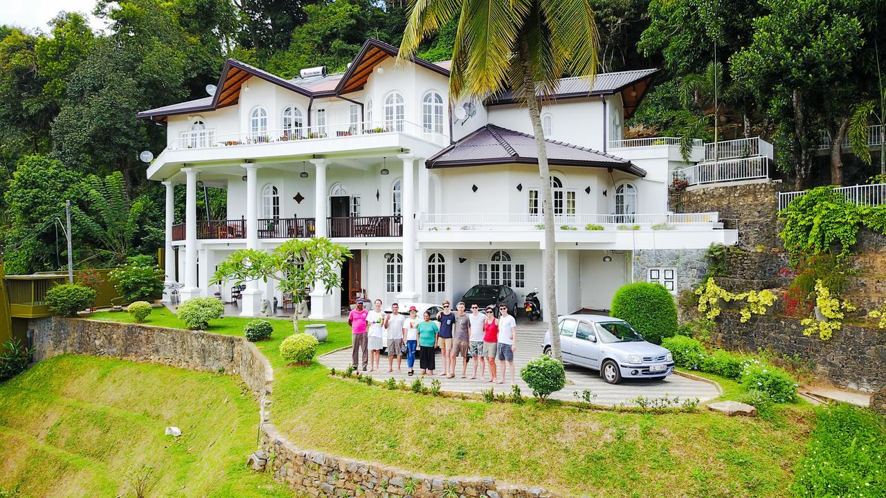Samindra Villa Канди Екстериор снимка