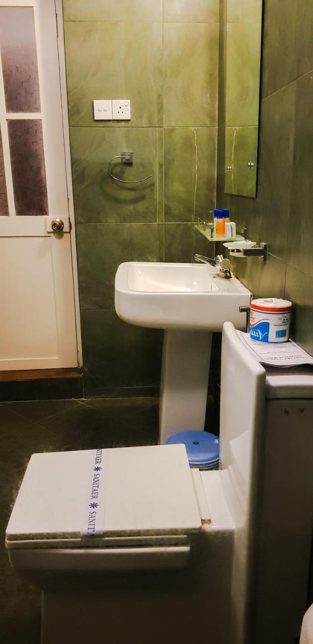 Samindra Villa Канди Екстериор снимка