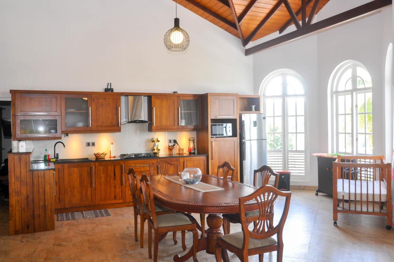 Samindra Villa Канди Екстериор снимка