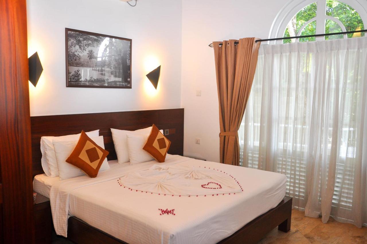 Samindra Villa Канди Екстериор снимка