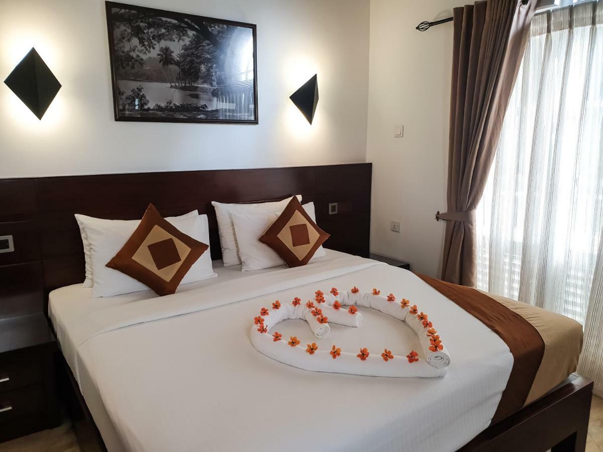 Samindra Villa Канди Екстериор снимка