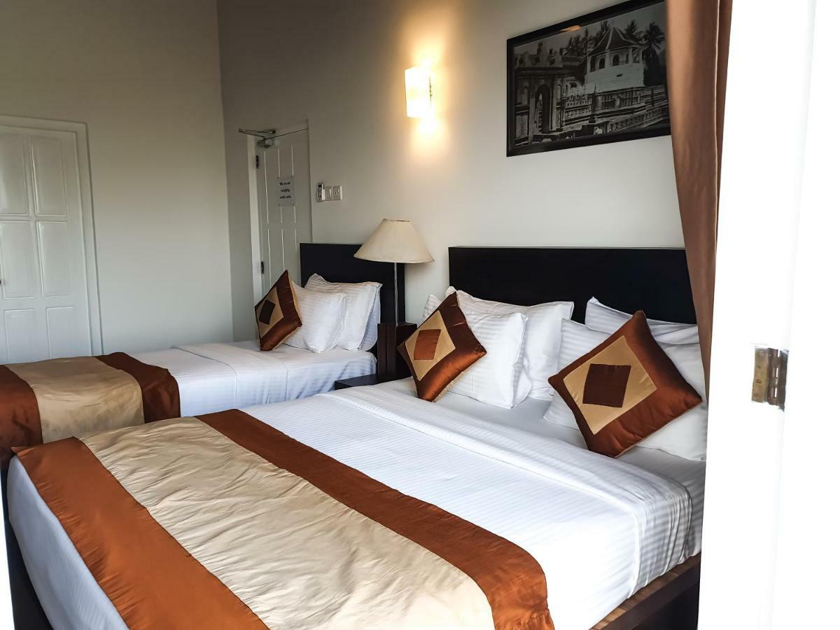 Samindra Villa Канди Екстериор снимка